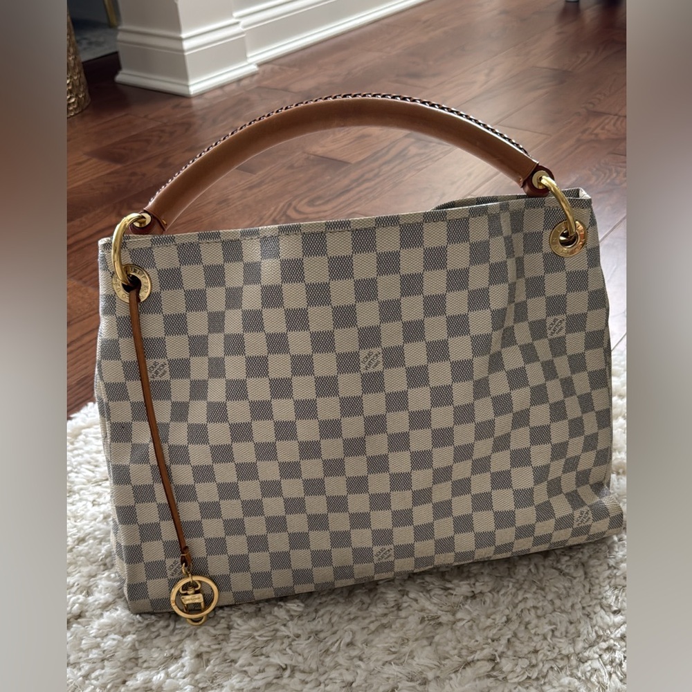 Louis Vuitton Artsy- Damier -Mint Condition